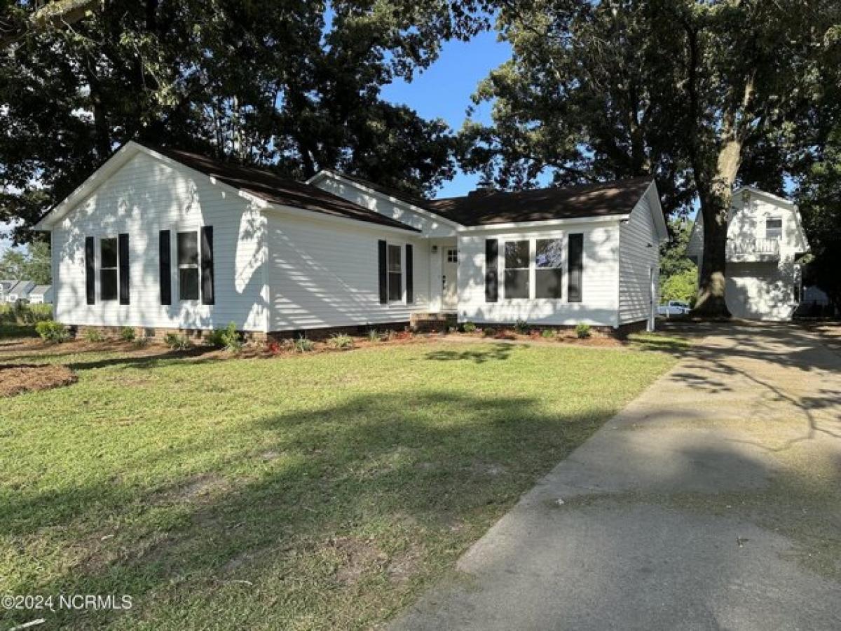 Picture of Home For Sale in Ayden, North Carolina, United States