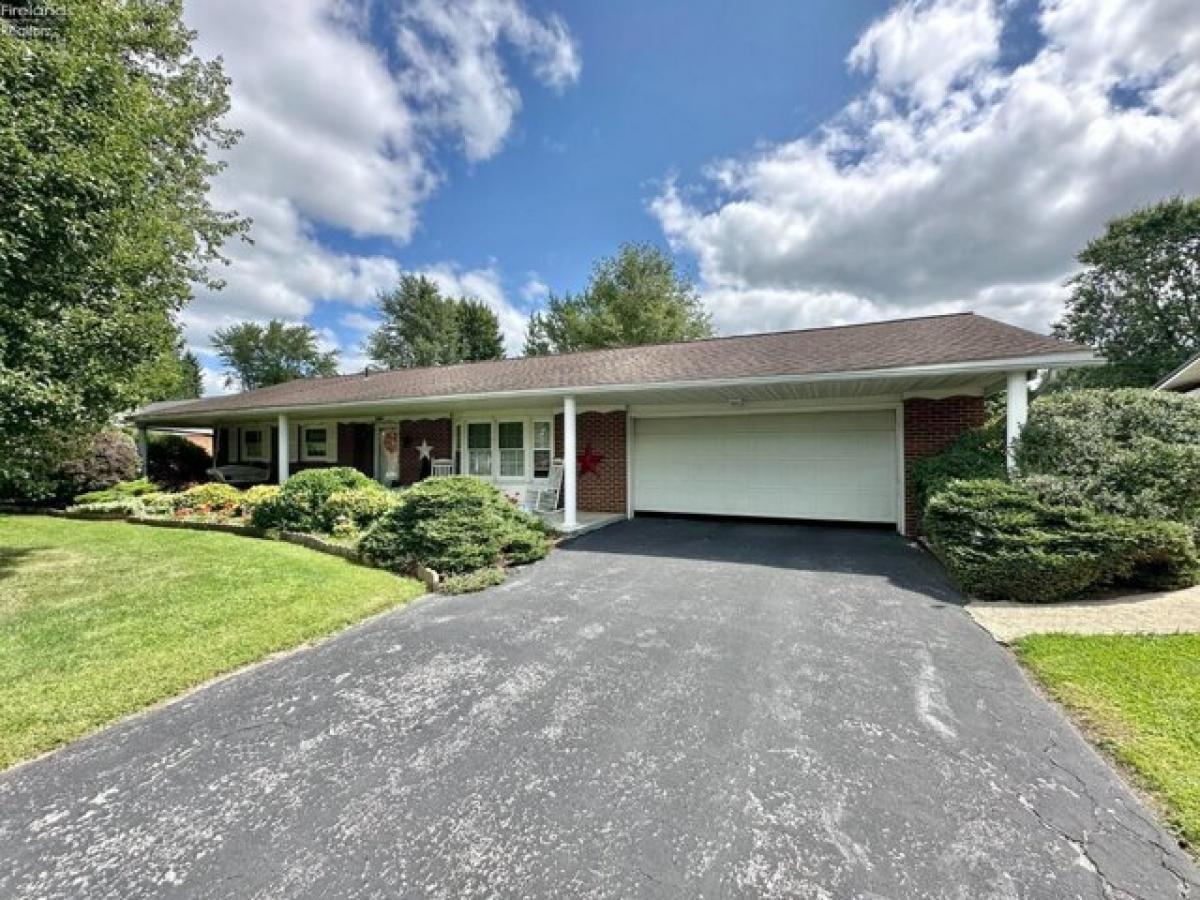 Picture of Home For Sale in Fostoria, Ohio, United States