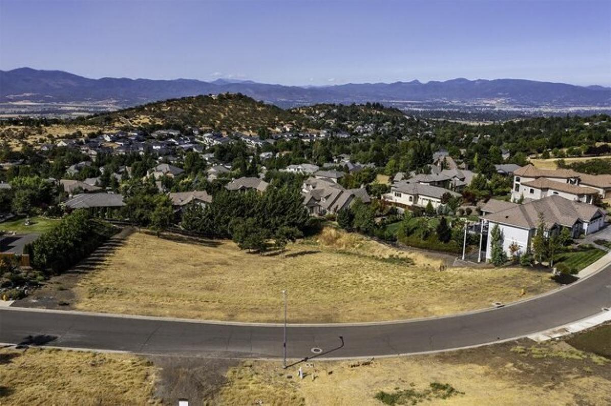 Picture of Residential Land For Sale in Medford, Oregon, United States