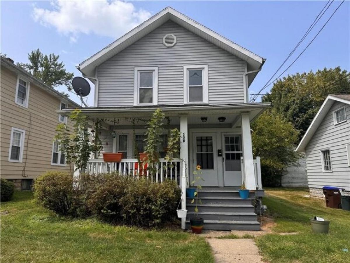 Picture of Home For Sale in Sharon, Pennsylvania, United States