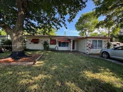 Home For Sale in Dania Beach, Florida