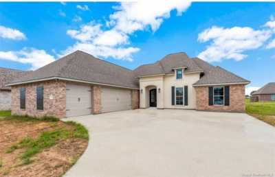 Home For Sale in Iowa, Louisiana