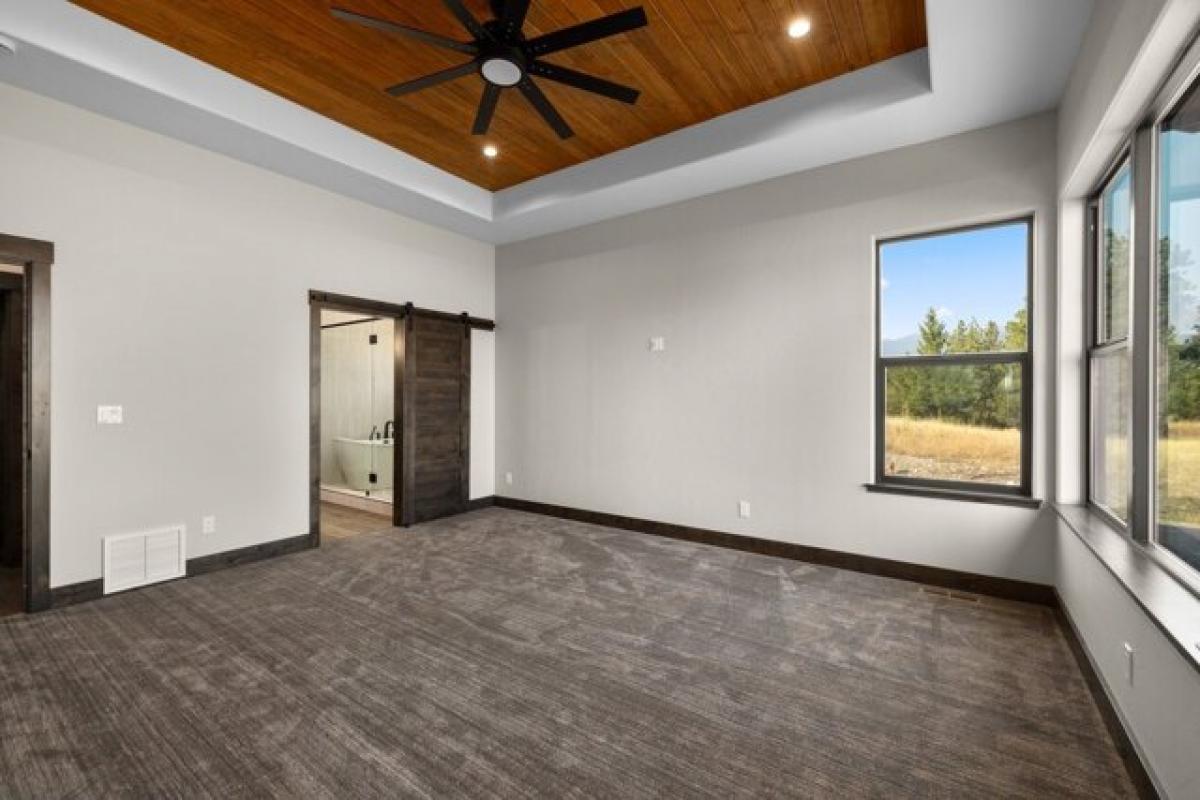 Picture of Home For Sale in Eureka, Montana, United States