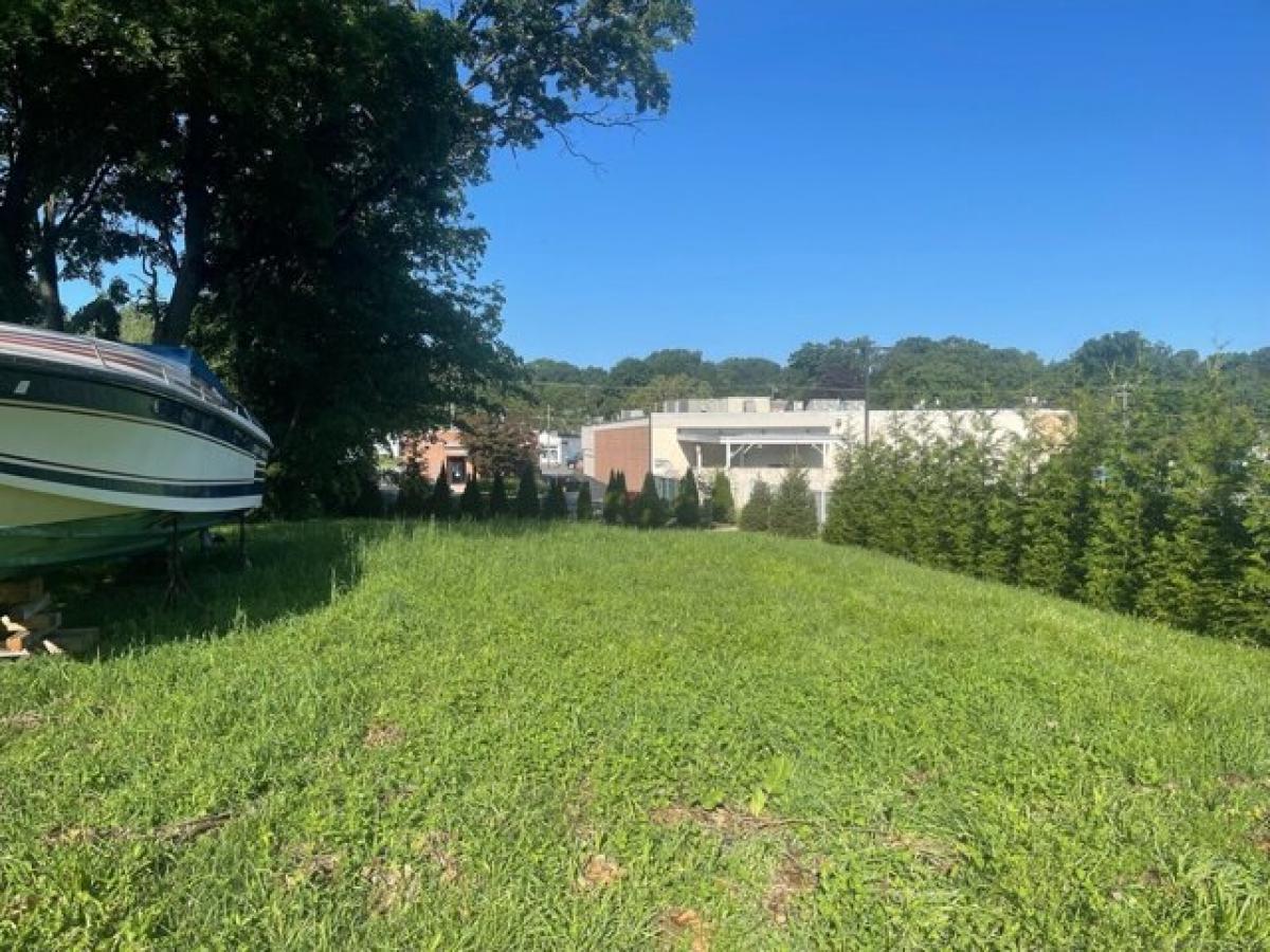 Picture of Residential Land For Sale in Stamford, Connecticut, United States