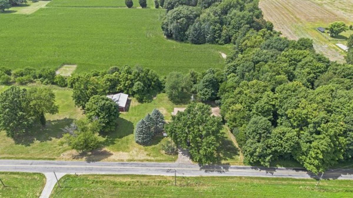 Picture of Home For Sale in Baroda, Michigan, United States