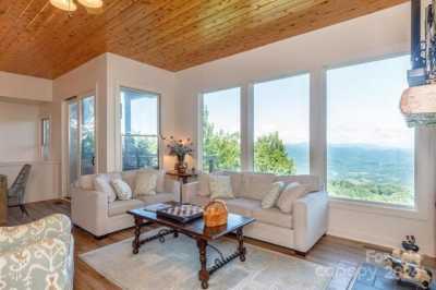 Home For Sale in Burnsville, North Carolina