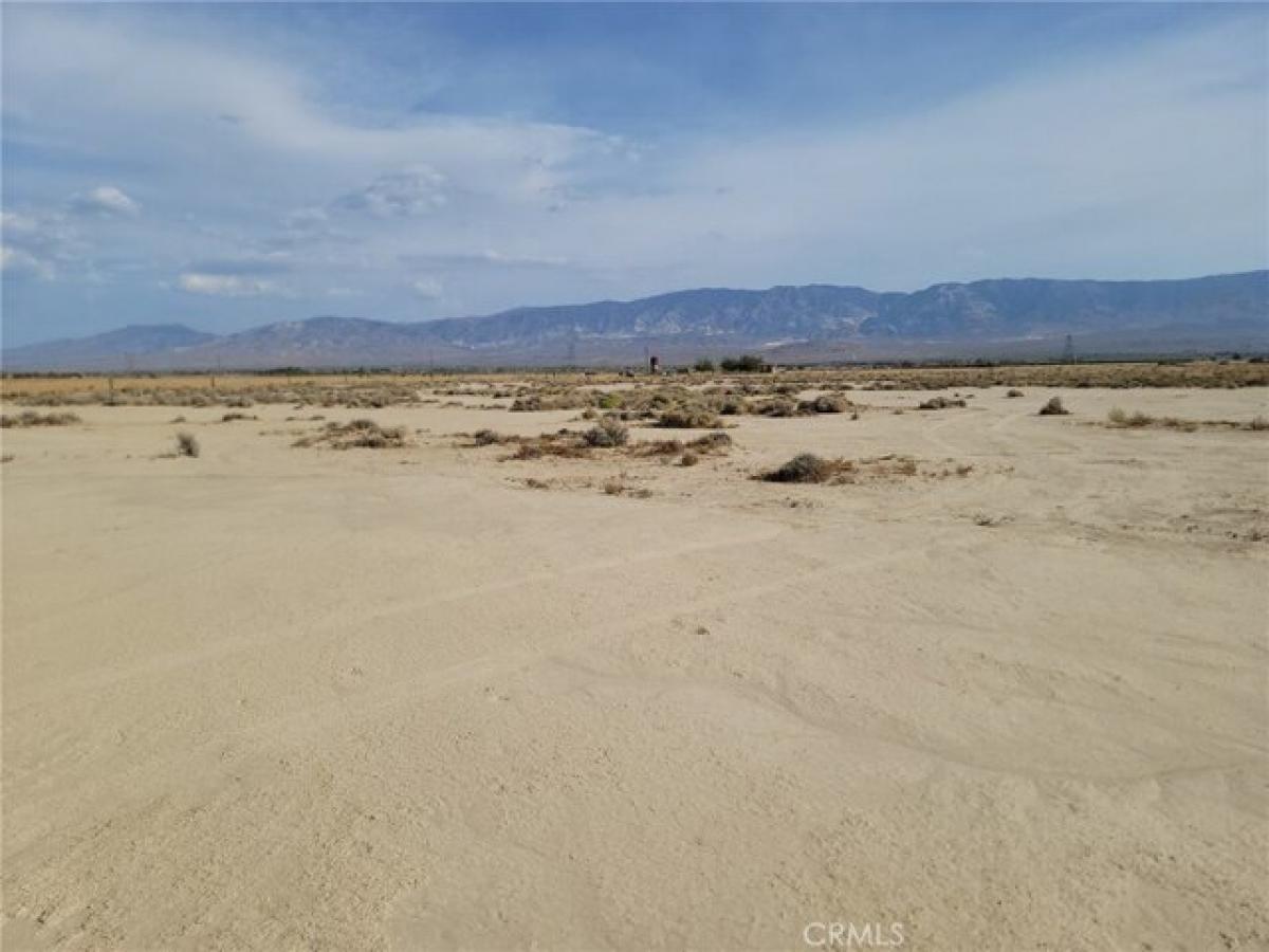 Picture of Residential Land For Sale in Lucerne Valley, California, United States