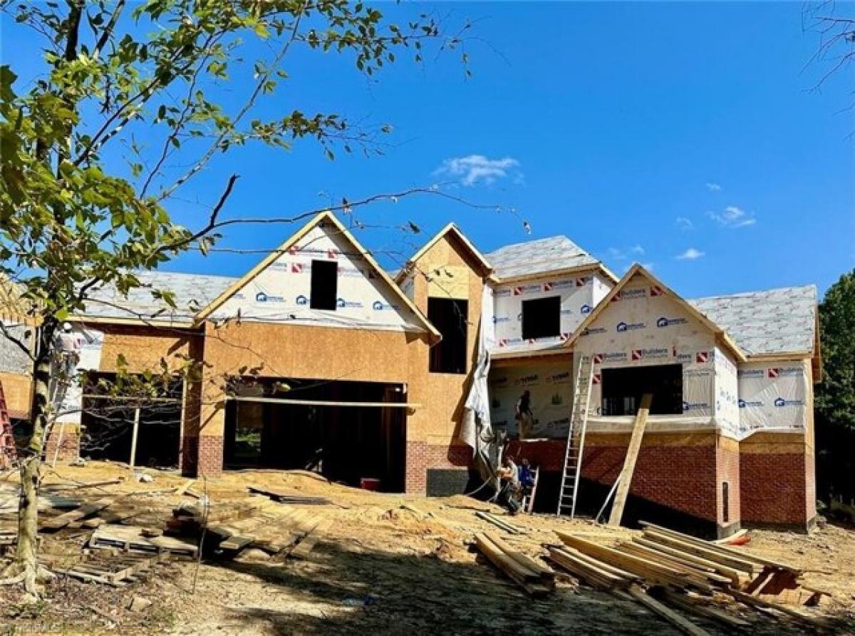 Picture of Home For Sale in Lewisville, North Carolina, United States