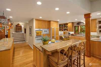 Home For Sale in Bainbridge Island, Washington