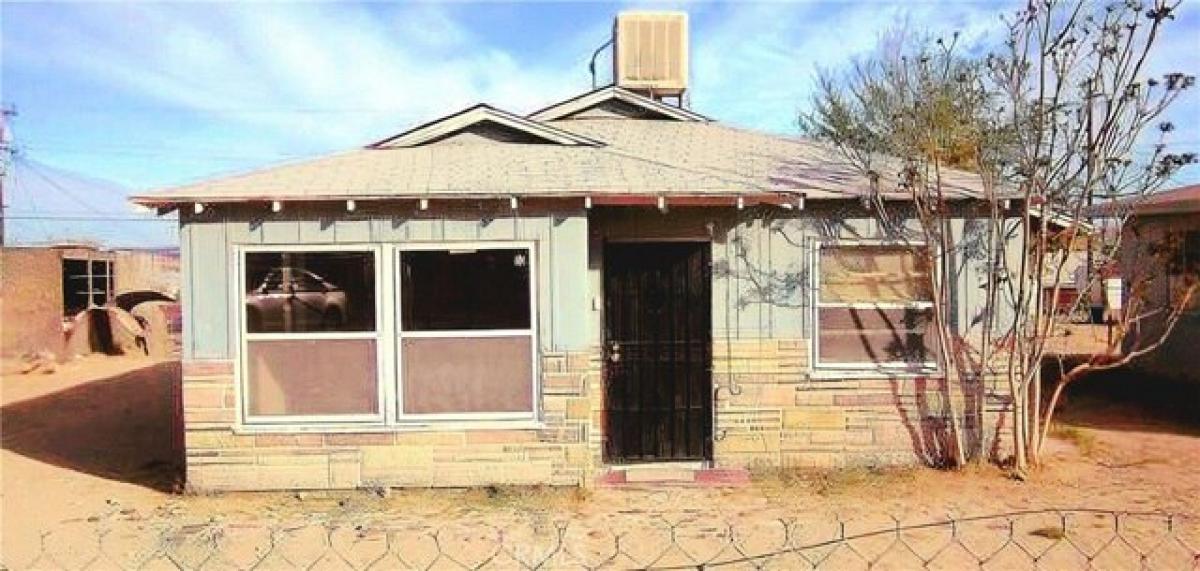 Picture of Home For Sale in Barstow, California, United States