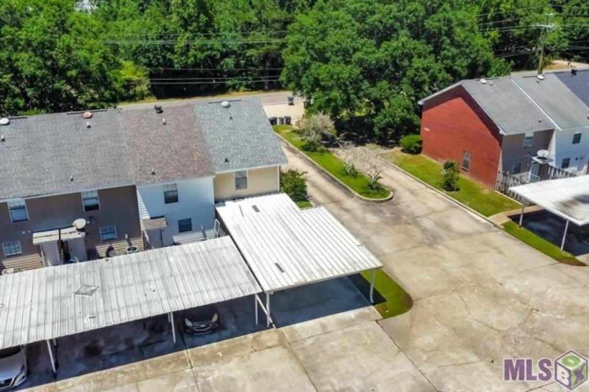 Picture of Home For Sale in Greenwell Springs, Louisiana, United States