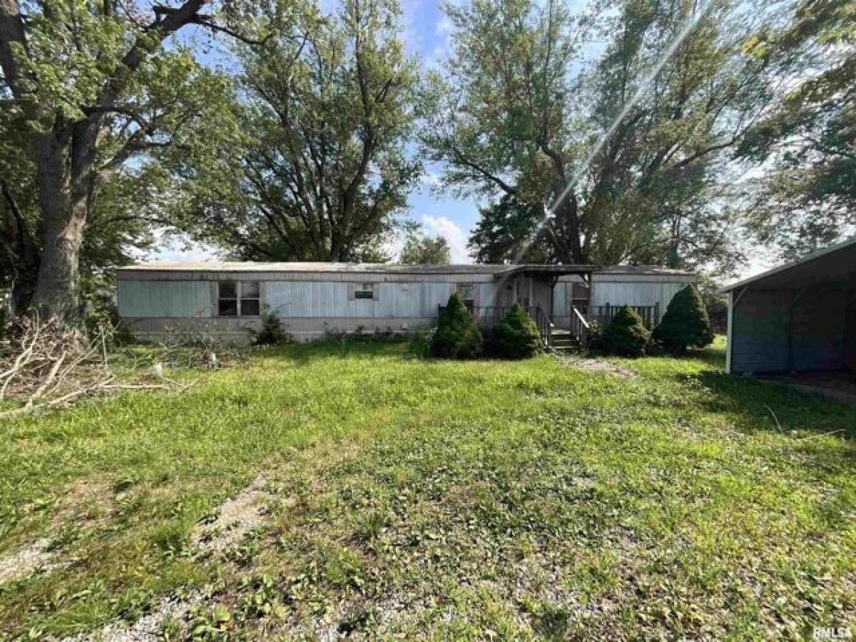 Picture of Home For Sale in Kinmundy, Illinois, United States