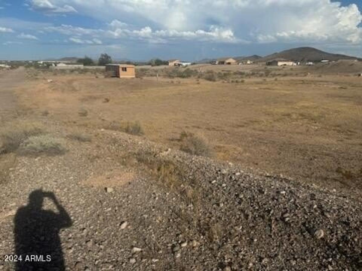 Picture of Residential Land For Sale in Arlington, Arizona, United States