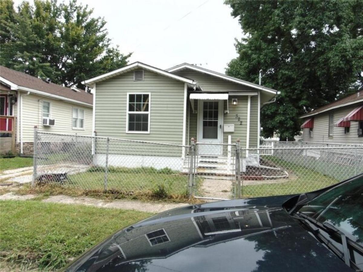 Picture of Home For Sale in East Alton, Illinois, United States