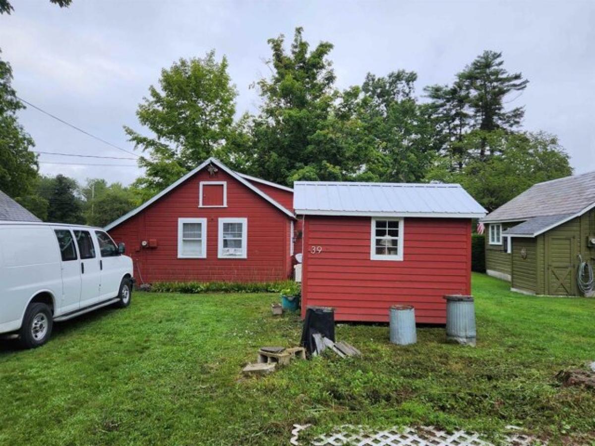 Picture of Home For Sale in Wells, Vermont, United States