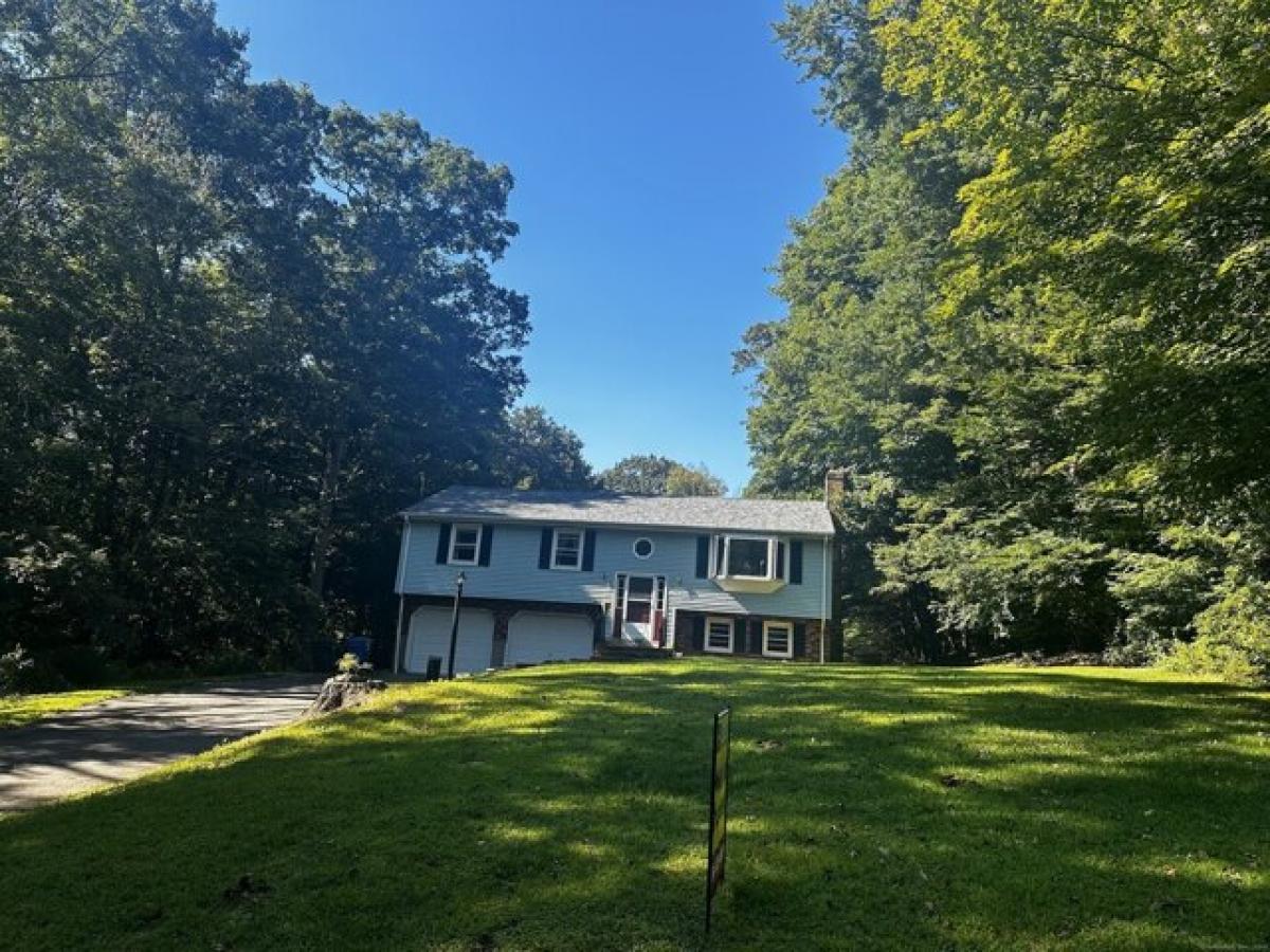 Picture of Home For Sale in Tolland, Connecticut, United States