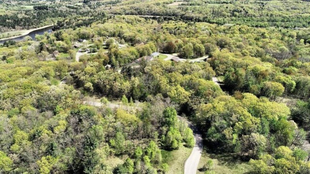 Picture of Residential Land For Sale in Baraboo, Wisconsin, United States