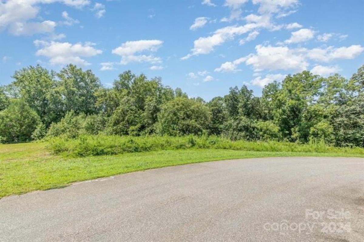 Picture of Residential Land For Sale in Statesville, North Carolina, United States