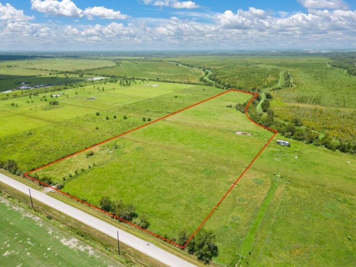 Picture of Residential Land For Sale in Huffman, Texas, United States