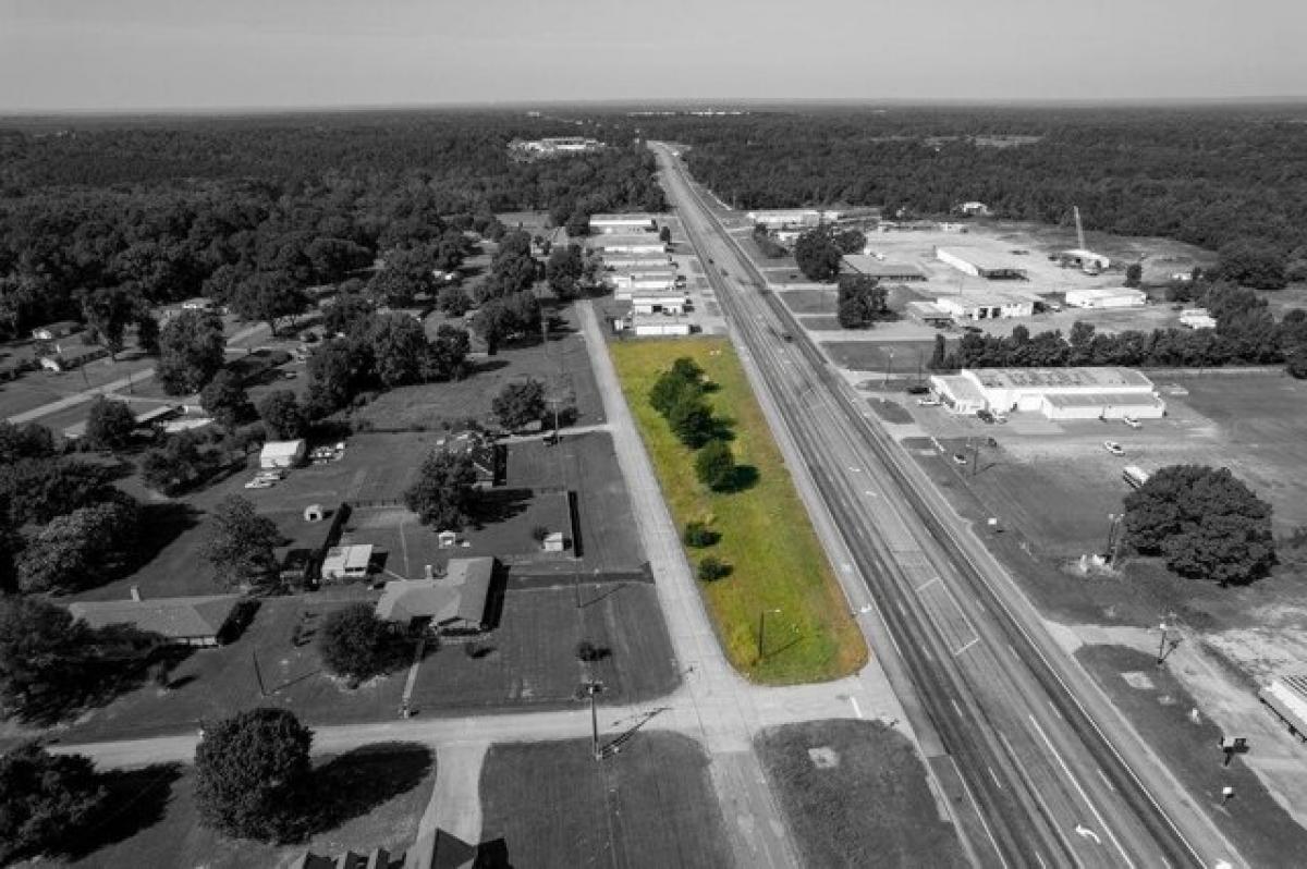 Picture of Residential Land For Sale in Palestine, Texas, United States