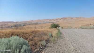 Residential Land For Sale in Zillah, Washington