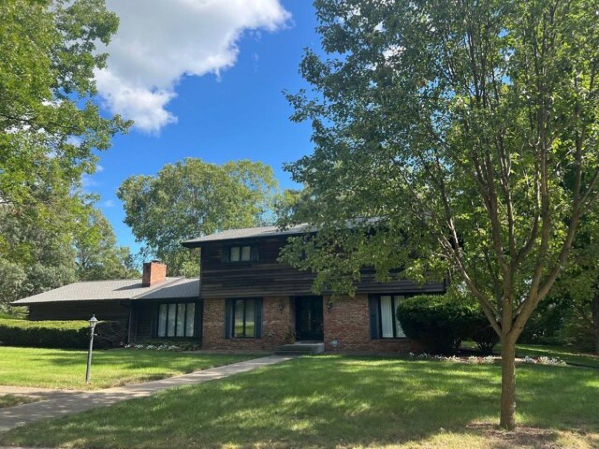 Picture of Home For Sale in Urbana, Illinois, United States