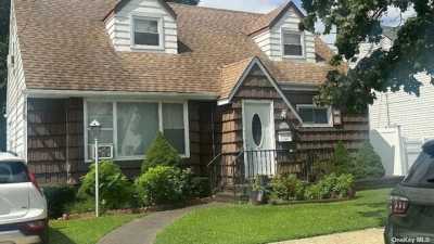 Home For Sale in Howard Beach, New York