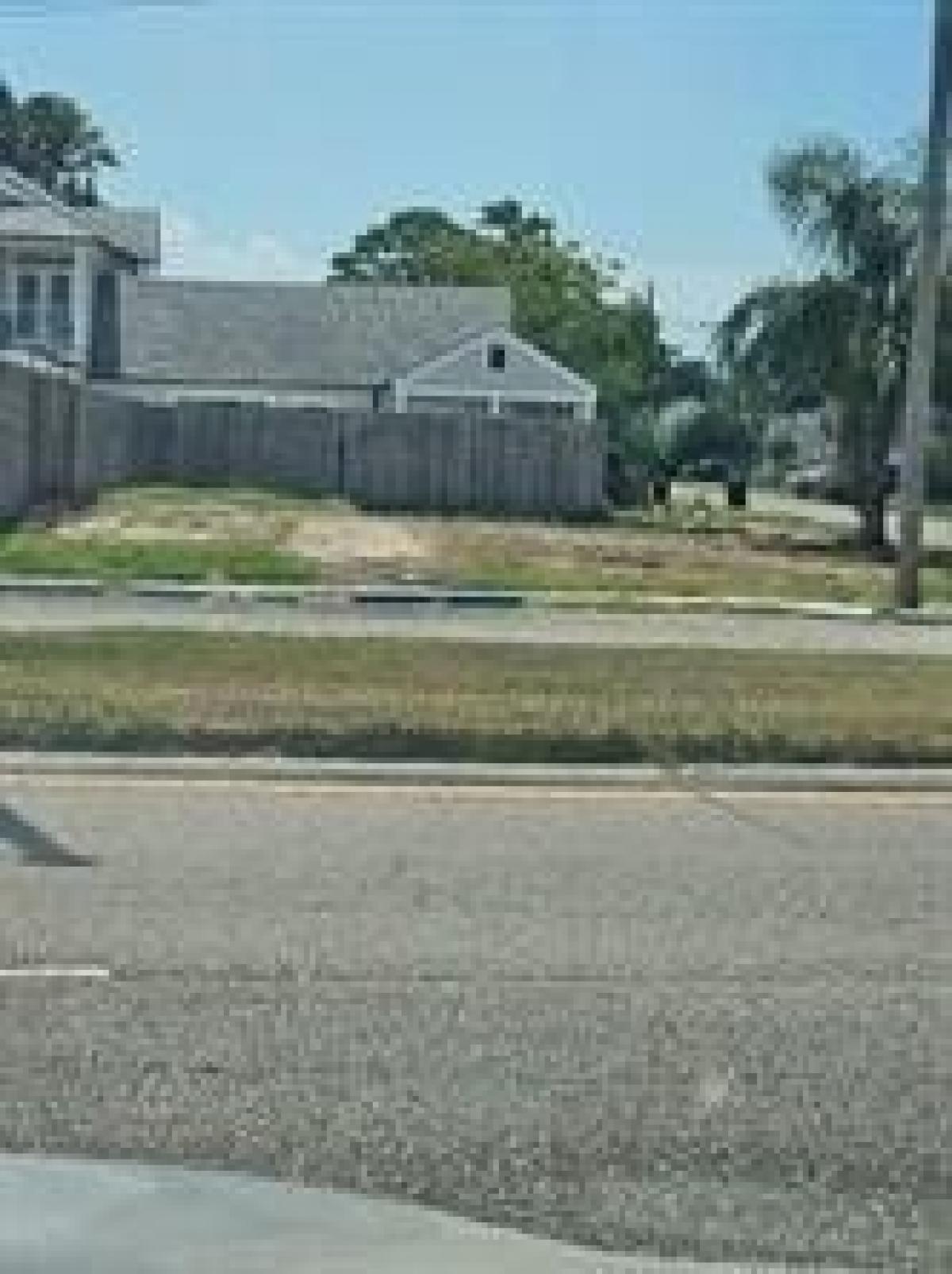 Picture of Residential Land For Sale in Harahan, Louisiana, United States