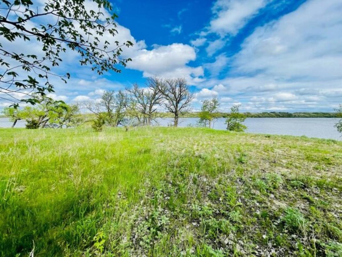 Picture of Residential Land For Sale in Wilmot, South Dakota, United States