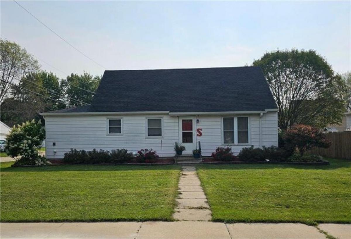 Picture of Home For Sale in Adams, Minnesota, United States