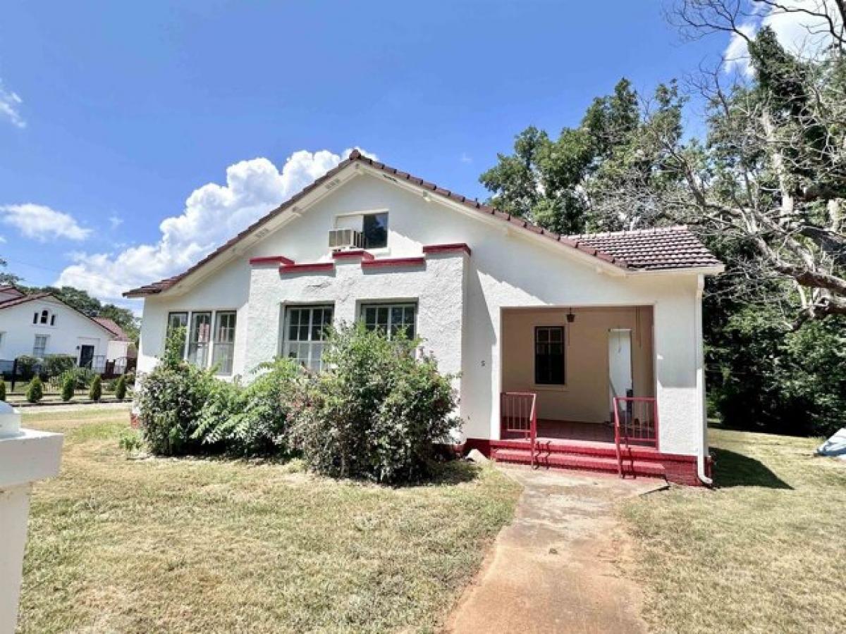 Picture of Home For Sale in Sheffield, Alabama, United States