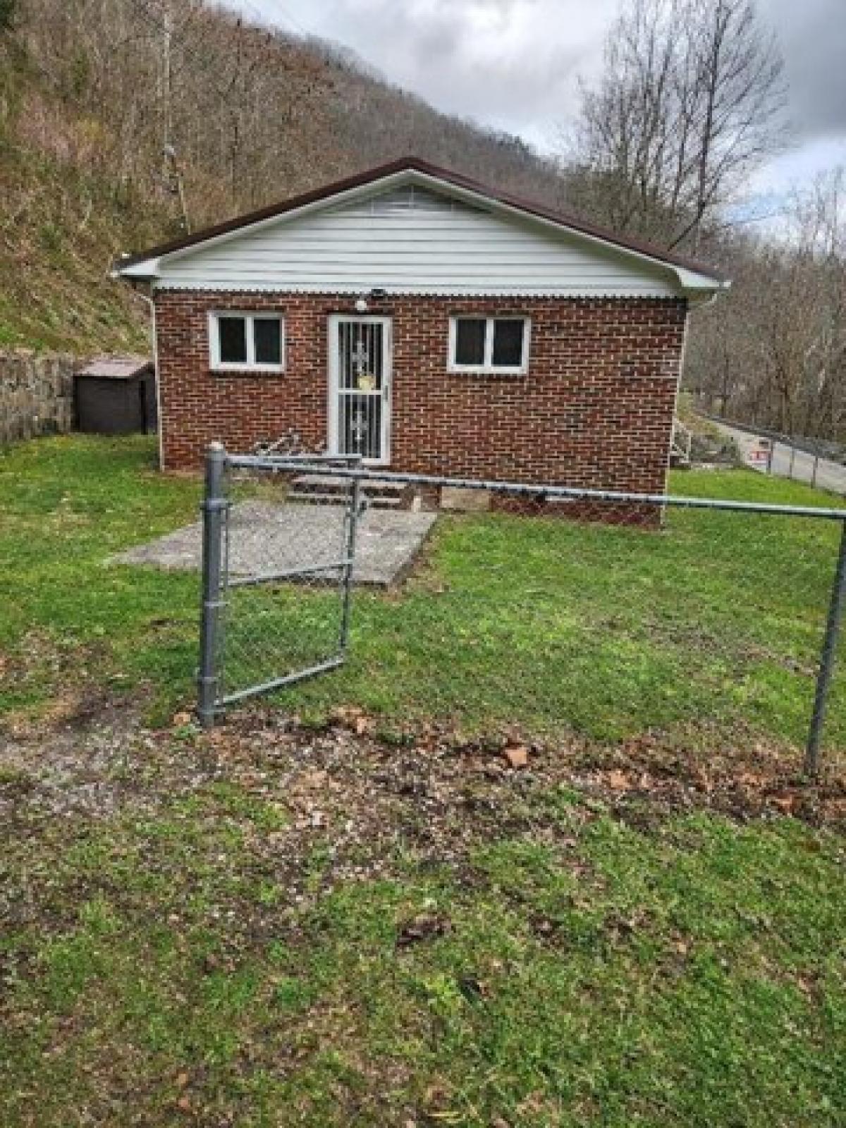 Picture of Home For Sale in Grundy, Virginia, United States