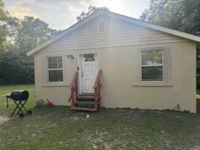 Home For Sale in Midway, Florida