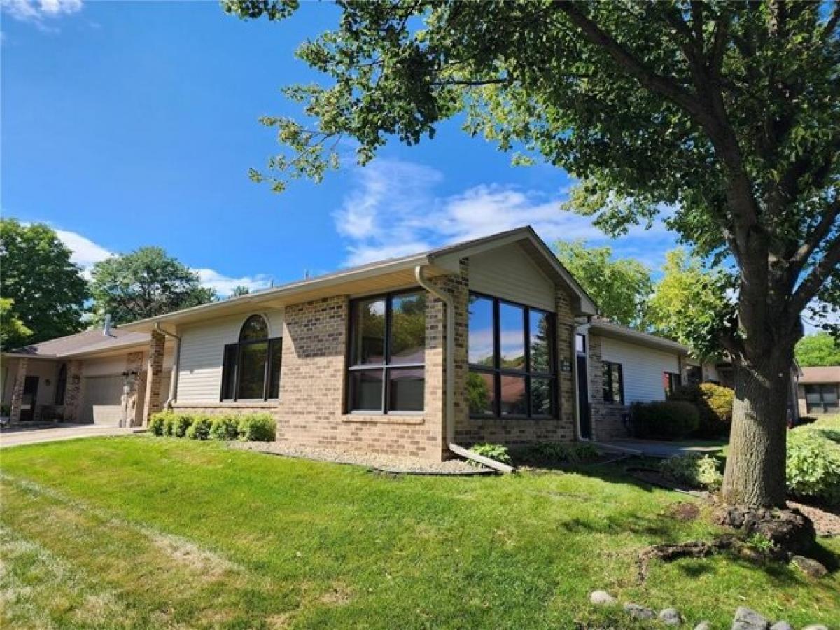 Picture of Home For Sale in Eagan, Minnesota, United States