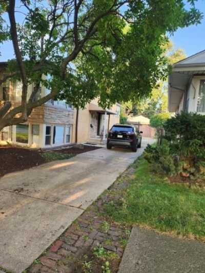 Home For Sale in Berwyn, Illinois