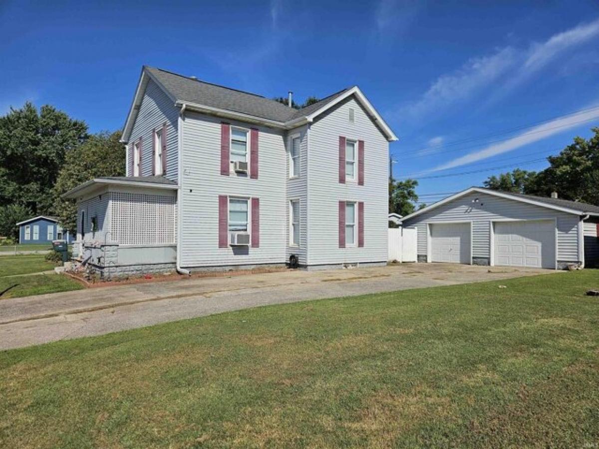 Picture of Home For Sale in Washington, Indiana, United States