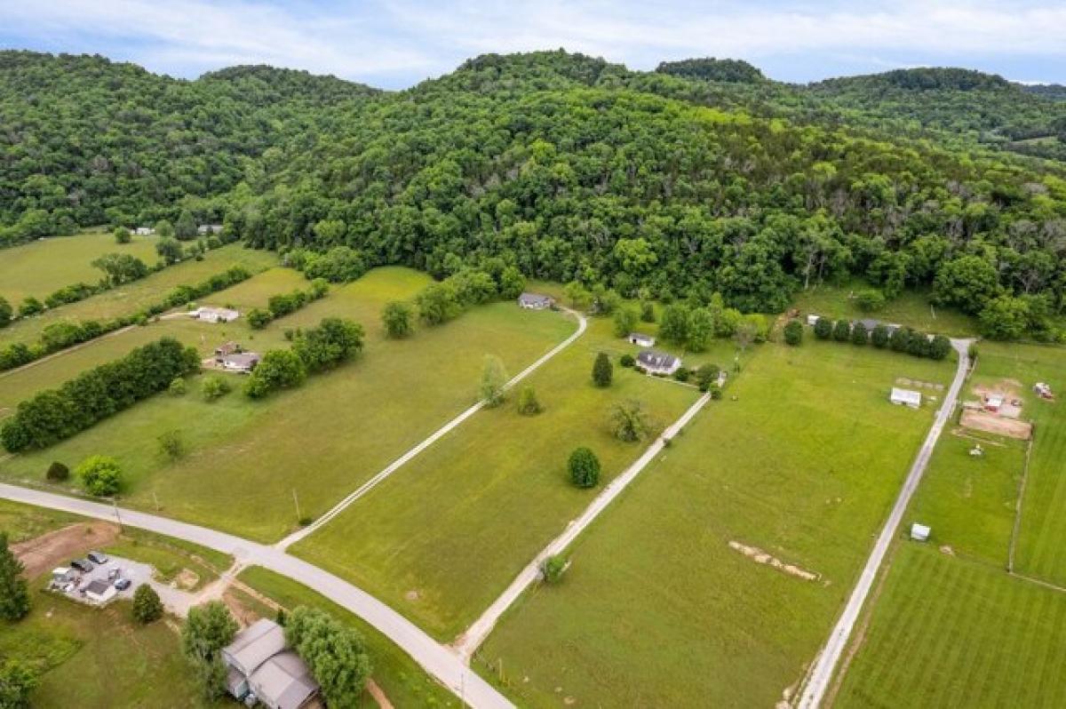 Picture of Home For Sale in Dowelltown, Tennessee, United States