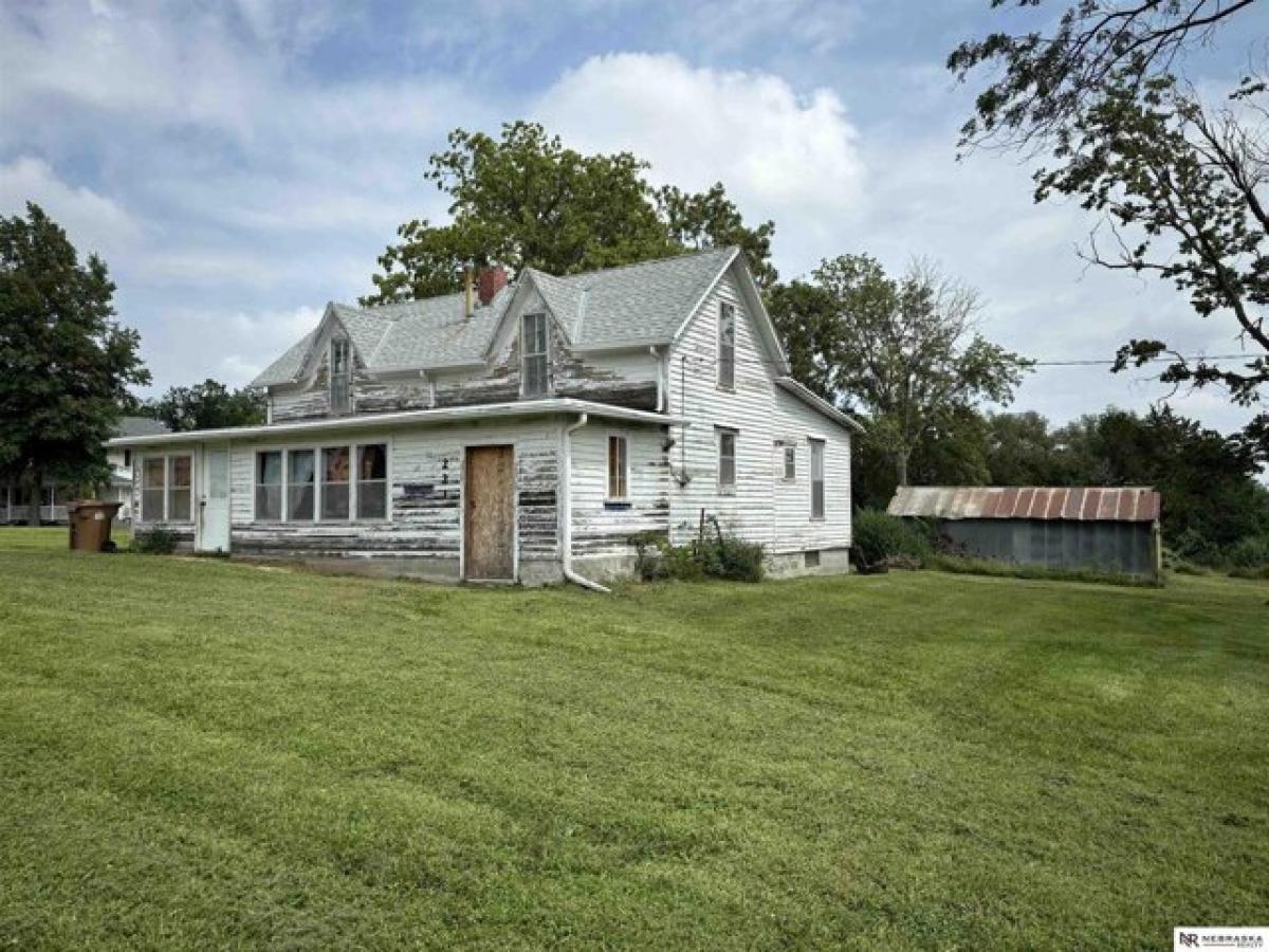 Picture of Home For Sale in Pleasant Dale, Nebraska, United States