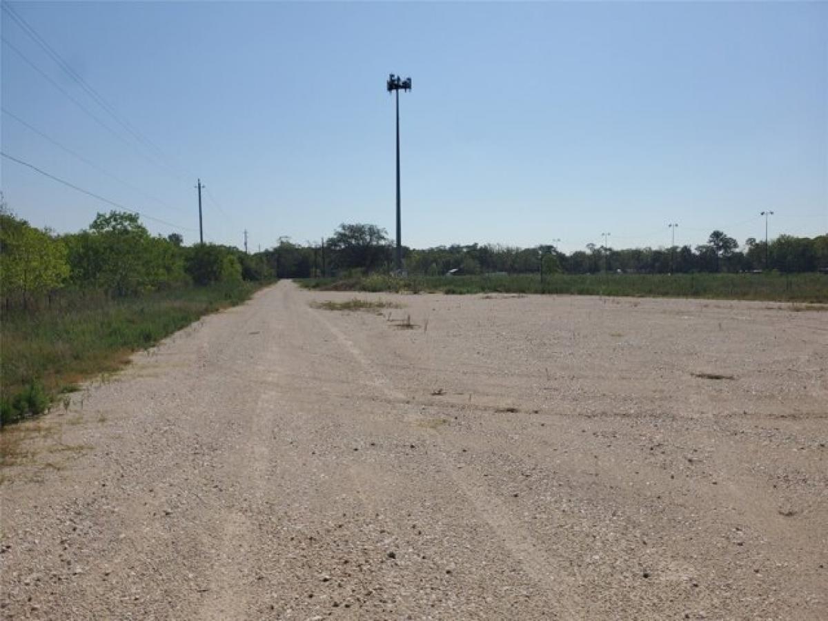 Picture of Residential Land For Sale in Crosby, Texas, United States