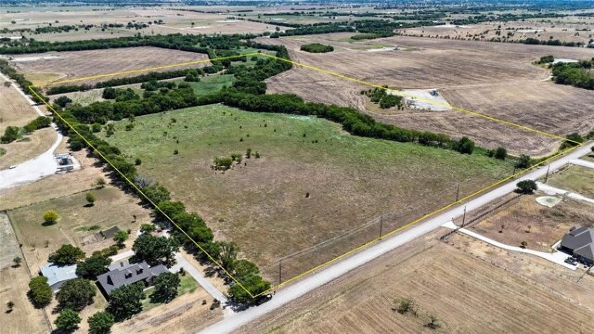 Picture of Residential Land For Sale in Justin, Texas, United States