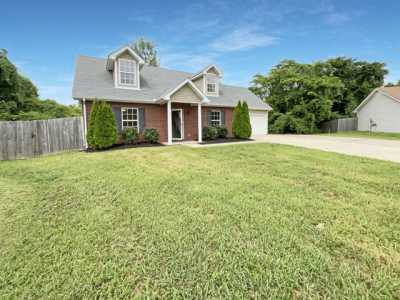 Home For Sale in La Vergne, Tennessee