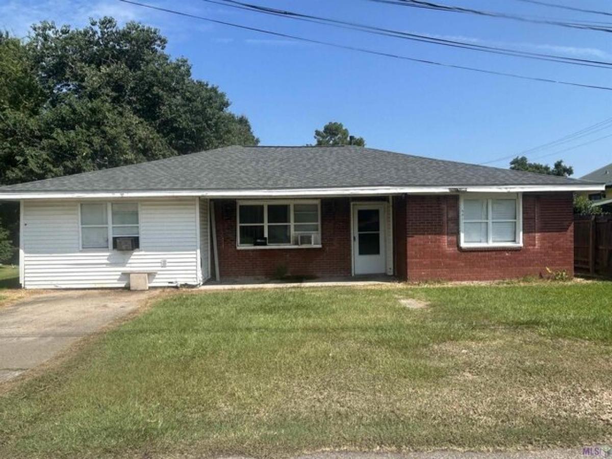 Picture of Home For Sale in New Roads, Louisiana, United States