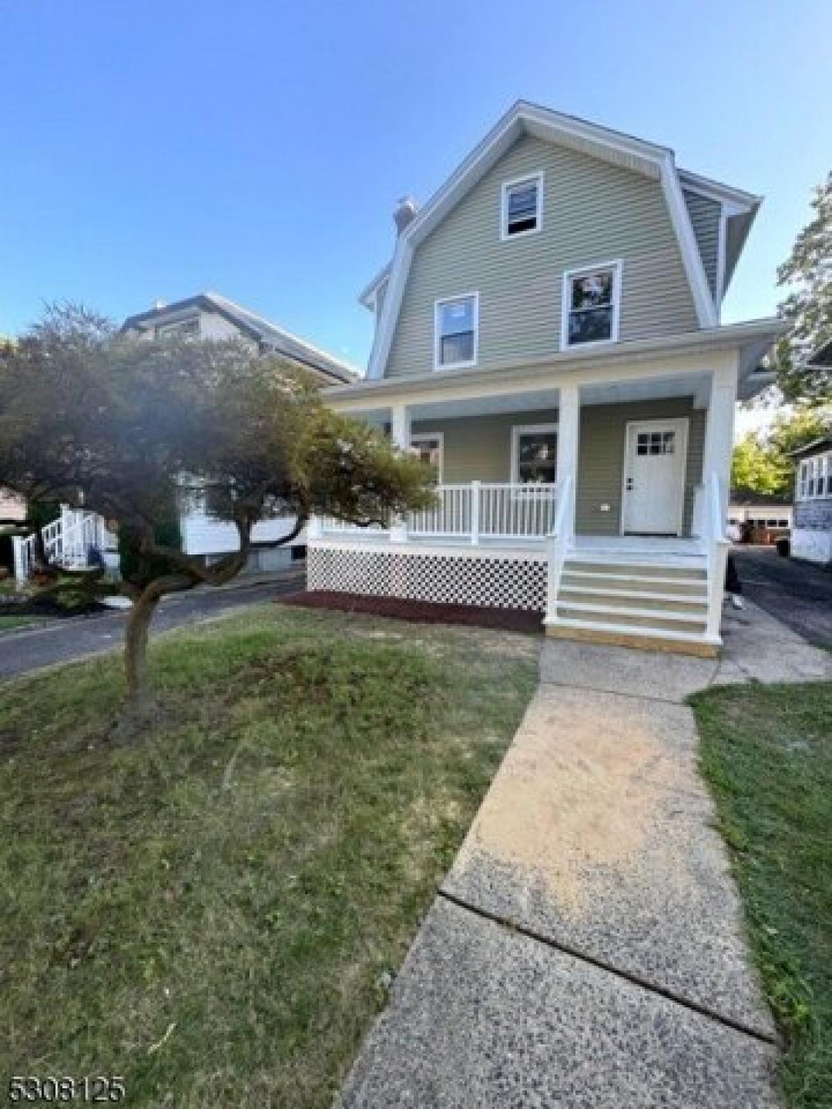 Picture of Home For Sale in East Orange, New Jersey, United States