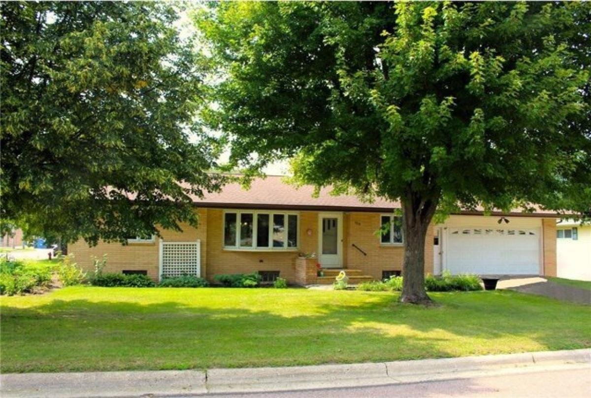 Picture of Home For Sale in Buffalo Lake, Minnesota, United States