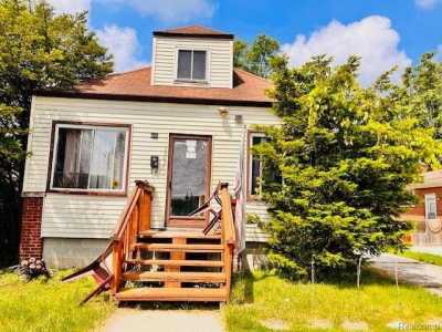 Home For Sale in Redford, Michigan