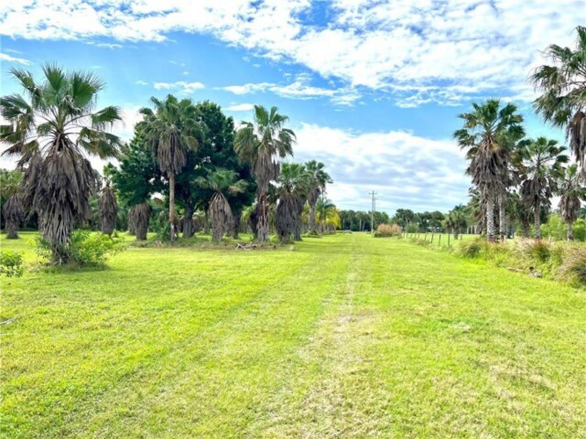 Picture of Residential Land For Sale in Vero Beach, Florida, United States