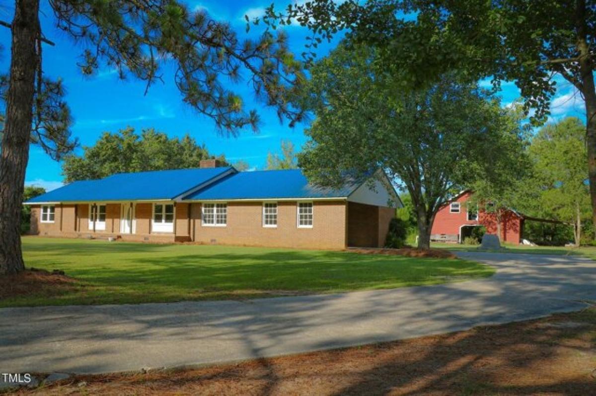 Picture of Home For Sale in Roseboro, North Carolina, United States