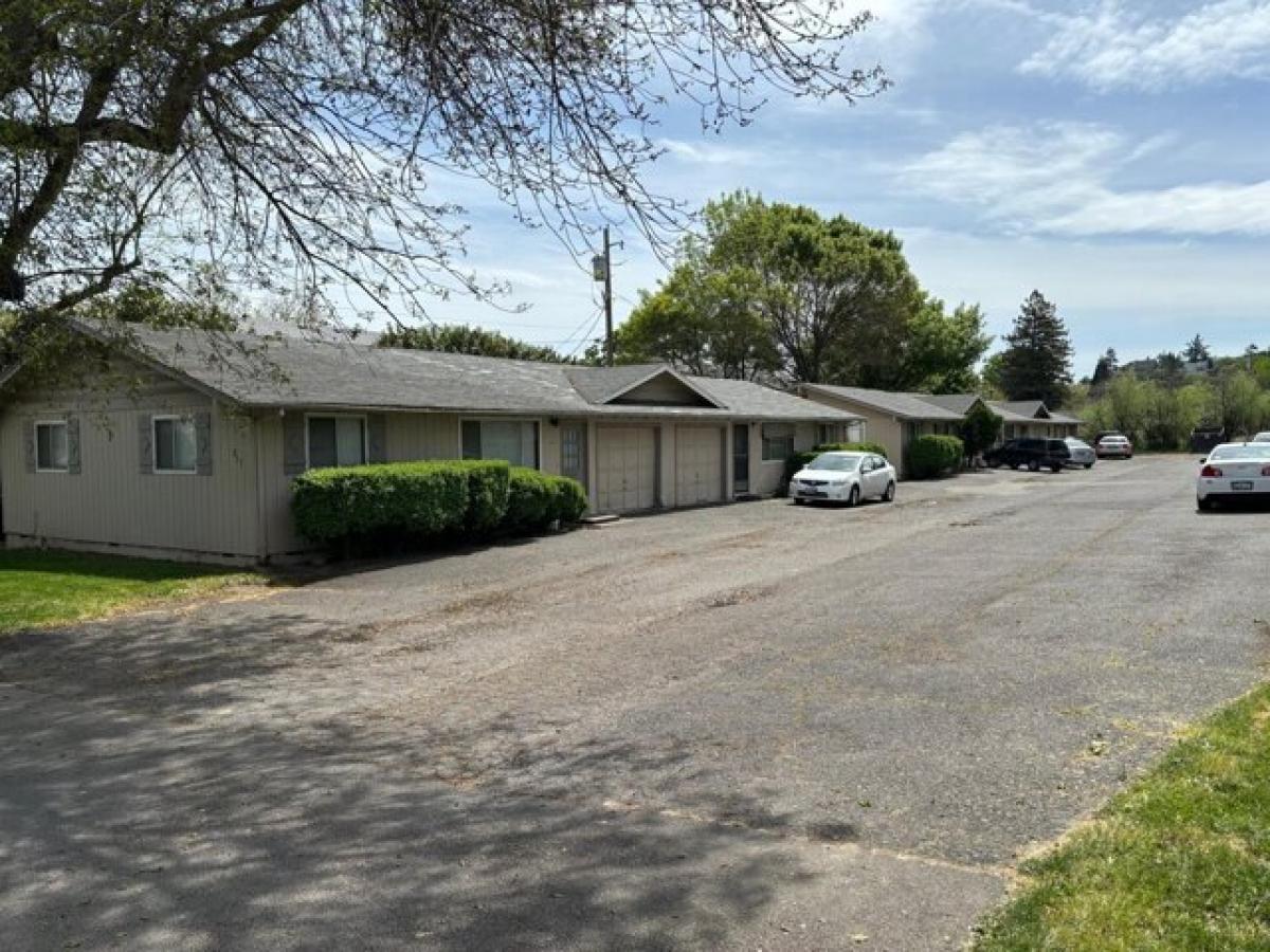 Picture of Home For Sale in Phoenix, Oregon, United States