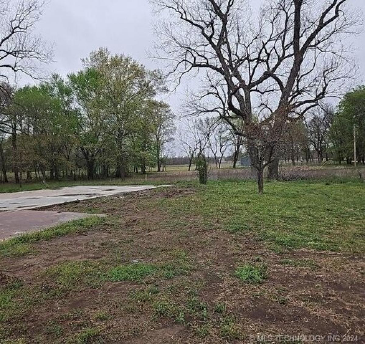 Picture of Residential Land For Sale in Okmulgee, Oklahoma, United States