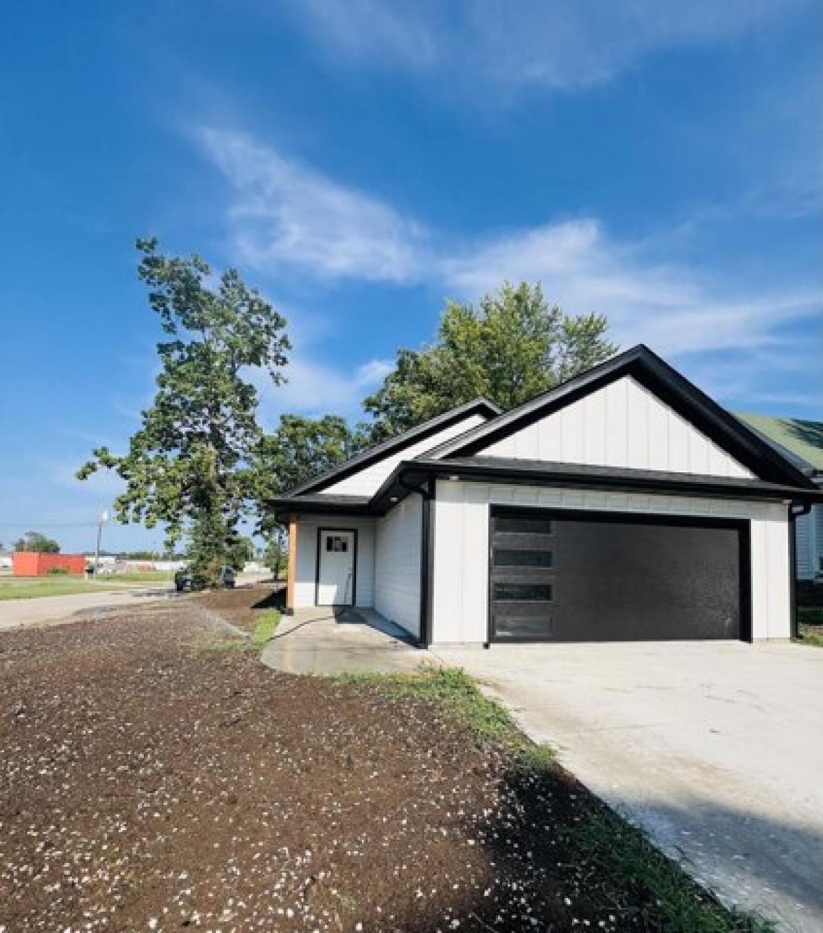 Picture of Home For Sale in Moberly, Missouri, United States